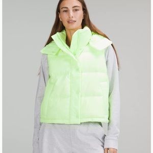 Lululemon wonerpuff cropped vest in zap